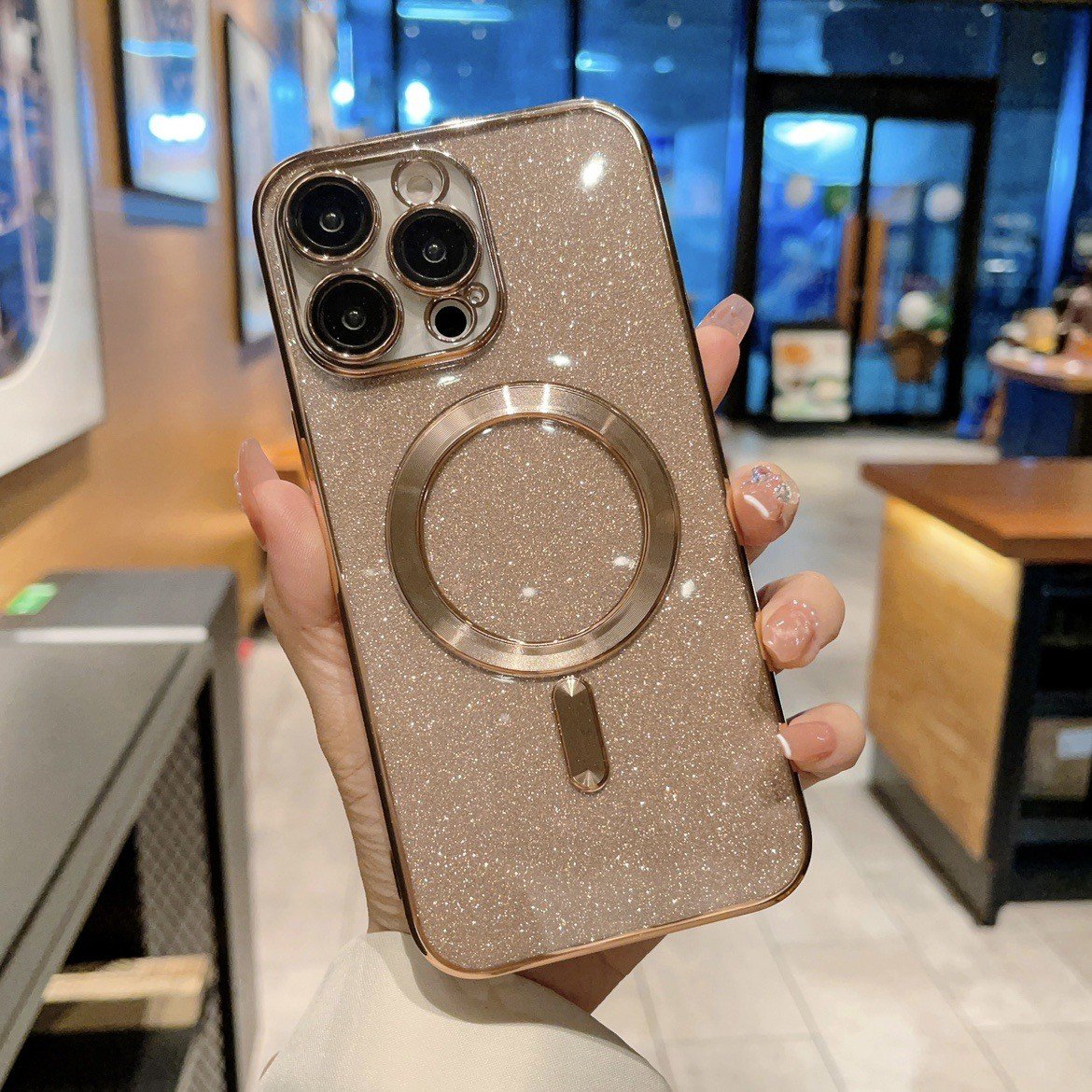Husa De Protectie 2 in 1 Pentru iPhone 15 Pro Max Glitter Chrome Magsafe Din TPU Magnetica Cu Protectie Lentila Auriu