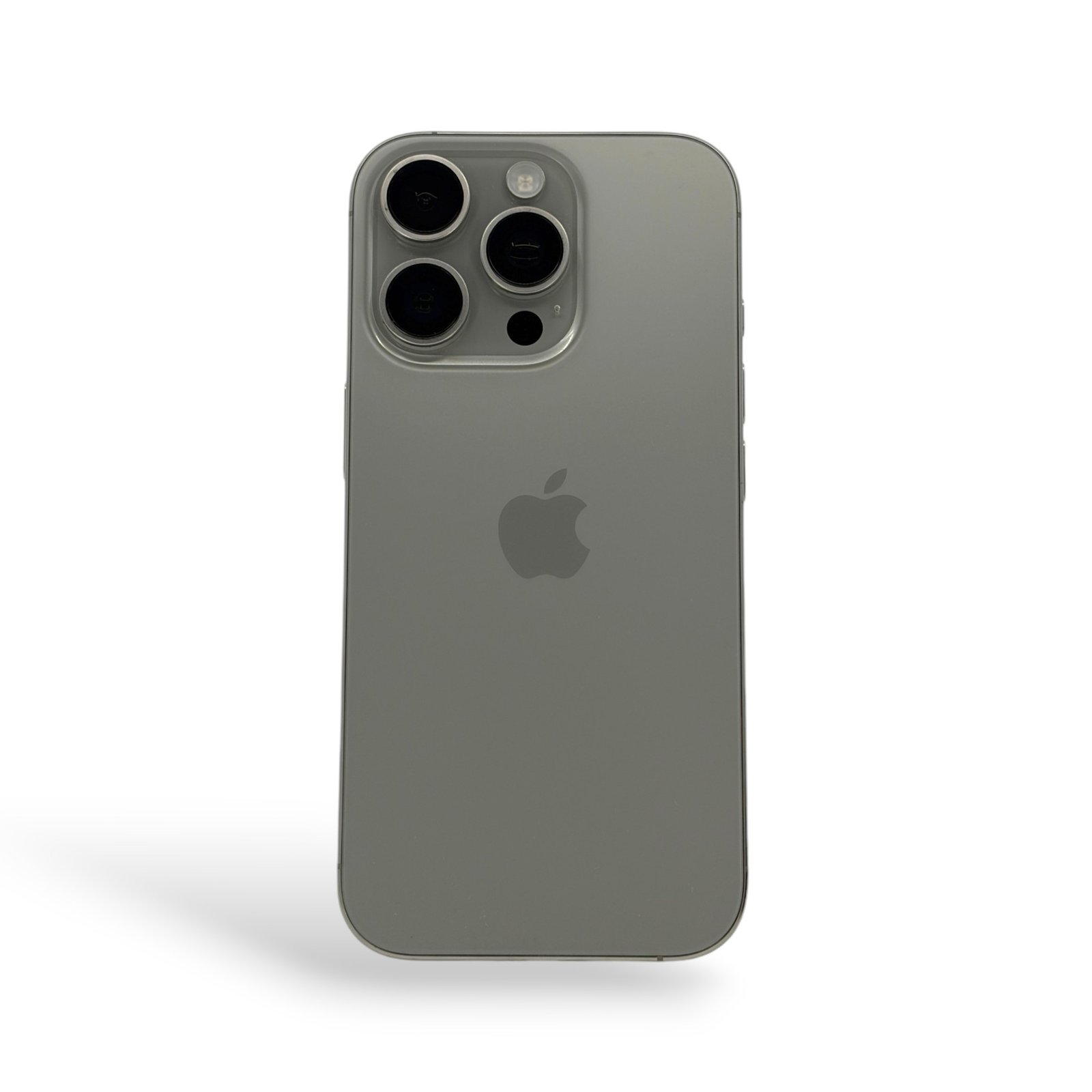 iPhone-16-pro-natural-titanium-excelent-second-hand-folosit-cu-garanție-la-un-preț-special-de-la-Apple-Plug