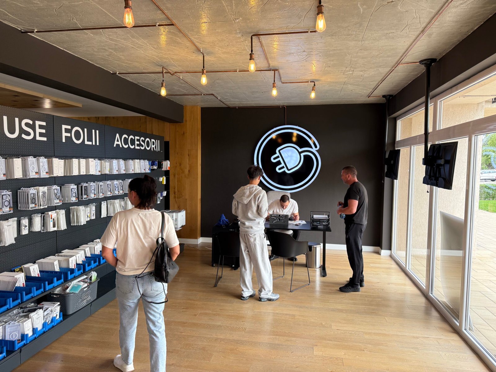 Magazin Apple Plug Brașov - Detaliu 4